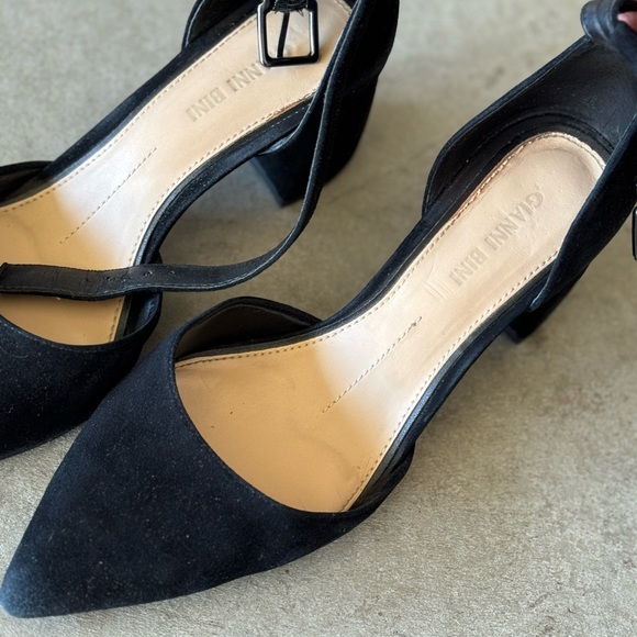 Gianni Bini Black Sandal Heels - Picture 4 of 13